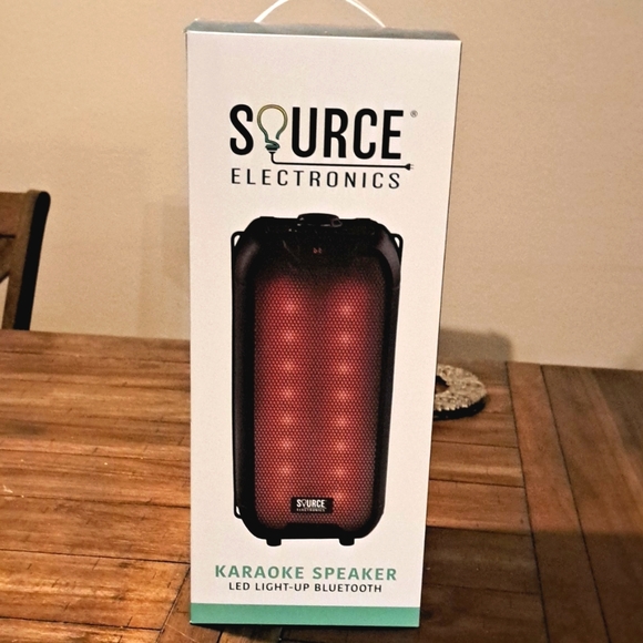SOURCE ELECTRONICS Karaoke Speaker LED Light-Up Bluetooth *NEW BOX* great GIFT! - Picture 2 of 4
